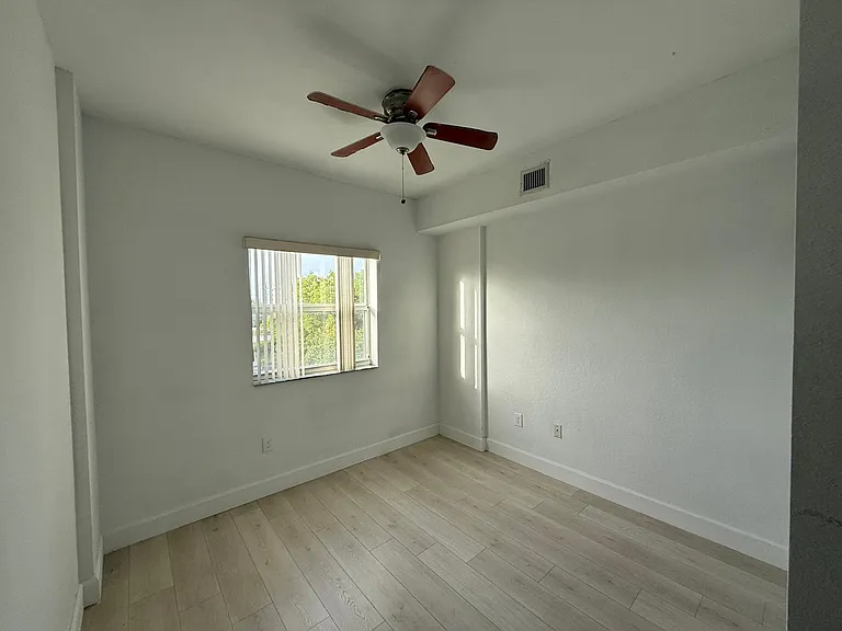 6001 SW 70th St #451 — Photo 10