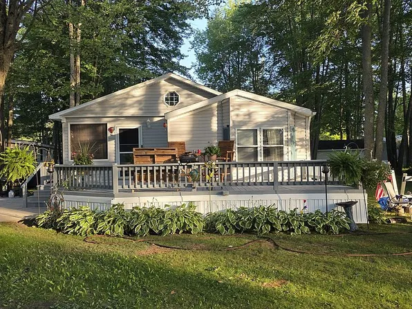 1270 Shady Ln, Gladwin, MI 48624