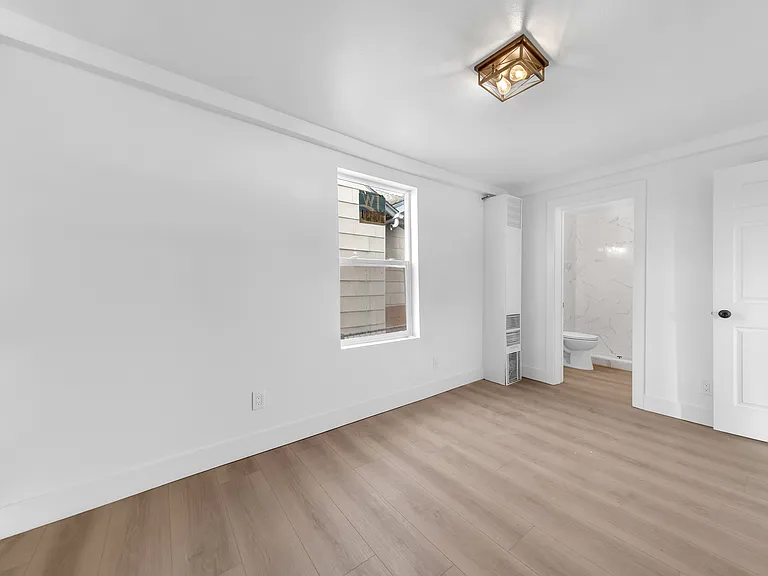 950 W 7th St #3 — Photo 11