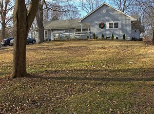 1107 Viewcrest Dr, Fairdale, KY 40118