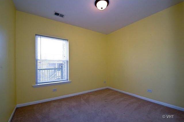 1st image of 2608 W Glenlake Ave