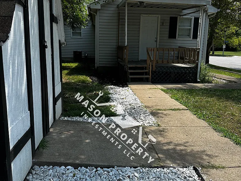 1230 Young St — Photo 2