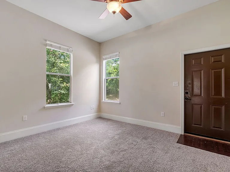 380 E Bradford Rd — Photo 14