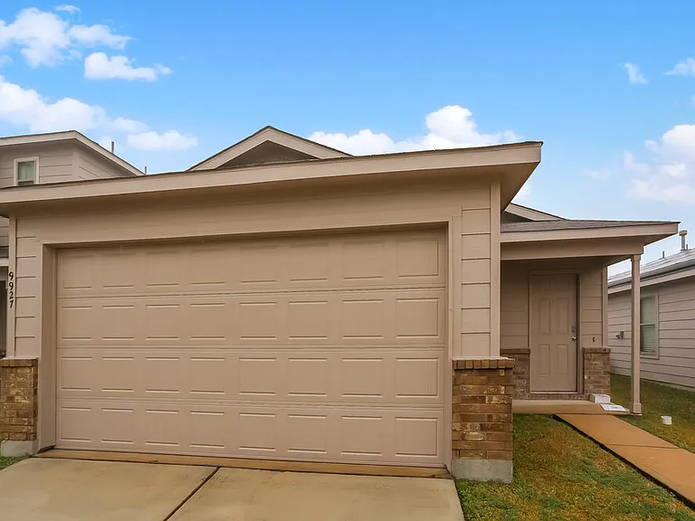 9927 Sanders Rose Ln — Photo 1