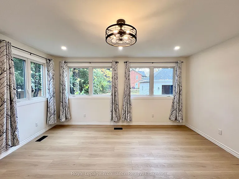 220 Foster Ave #B — Photo 15