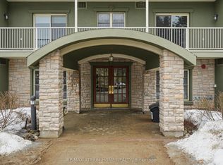 24 Ontario St #208, Bracebridge, ON P1L 2H5