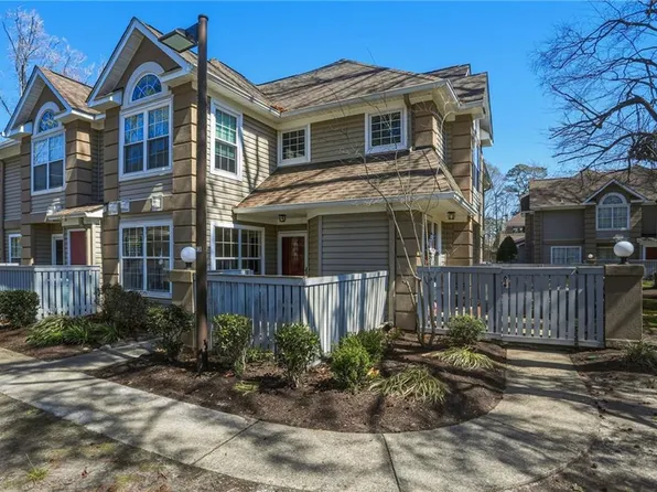 333 Gainsborough Sq, Chesapeake, VA 23320