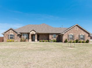 405 Lee Cir, Tuttle, OK 73089