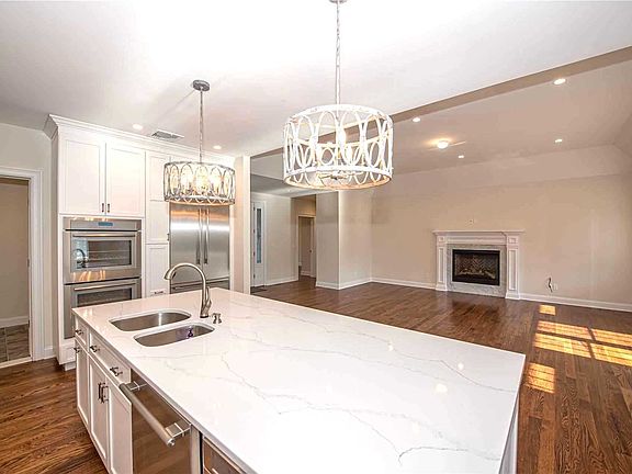 4th image of 175 Oakside Dr #A