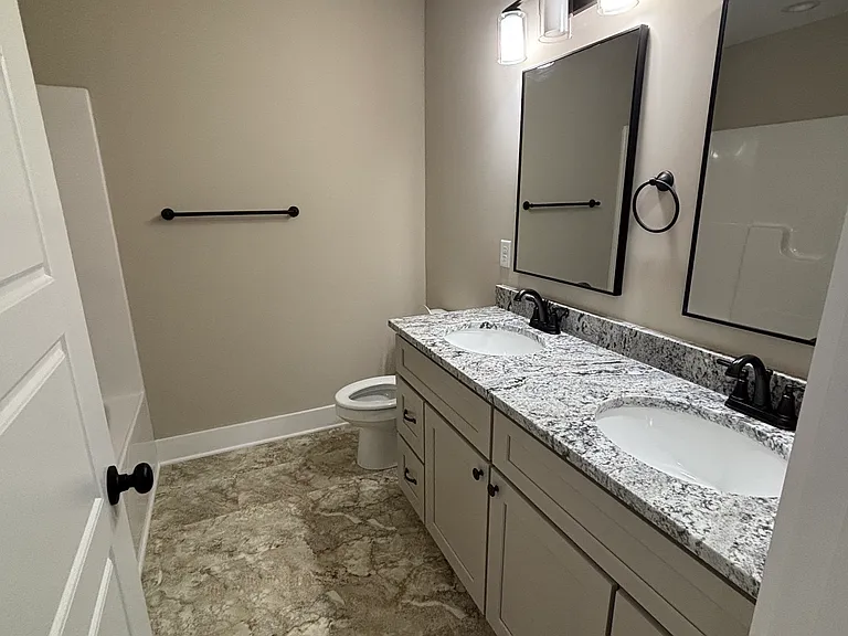 235 Brook Cv — Photo 10
