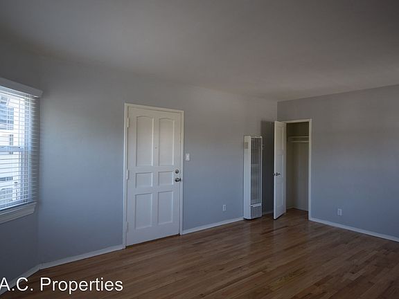3rd image of 908 Glenoaks Blvd APT 8