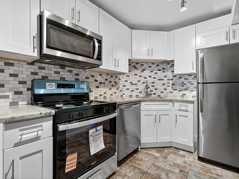 684 Quincy Bridge Ln #202 — Photo 3