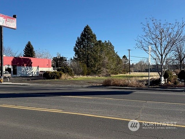 2nd image of 830 Basin Street SW