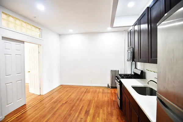 Rented by Bohemia Realty Group | media 16