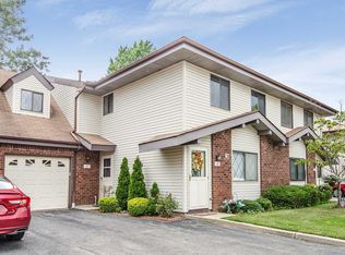 51 Cambridge Dr W, Copiague, NY 11726
