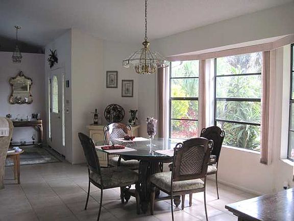 5th image of 2066 Magnolia Ln