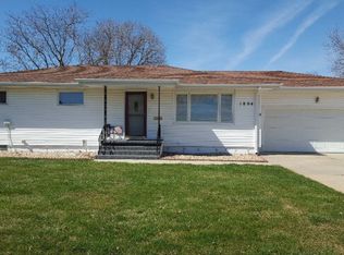 1804 Garland St, Grand Island, NE 68803