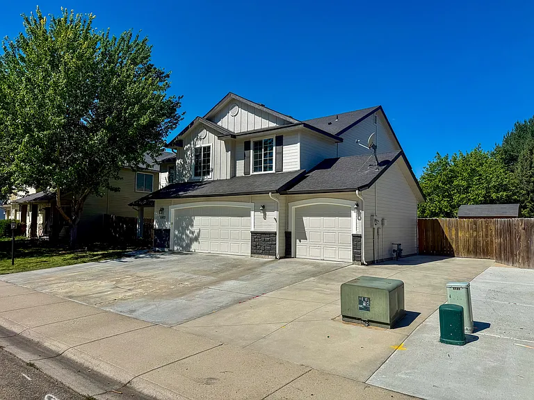 6489 S Cheshire Ave — Photo 2