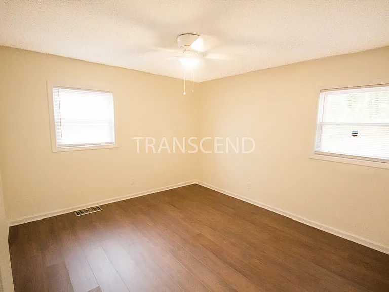 2042 Grange Dr SE — Photo 17