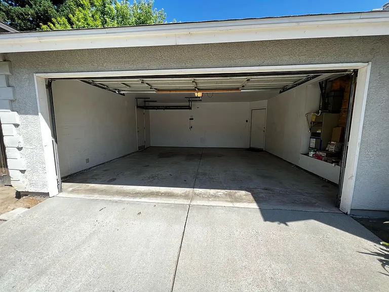 10625 N Sea Shell Cv — Photo 2