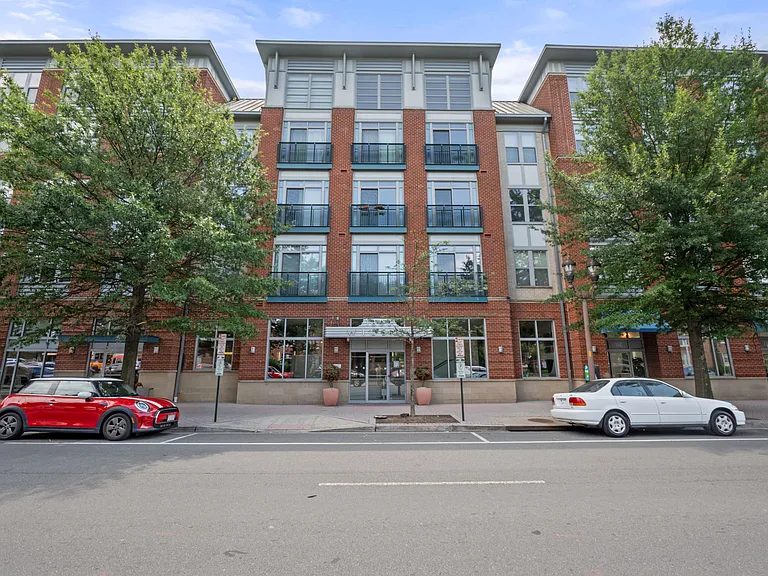 1800 Wilson Blvd #248 — Photo 24
