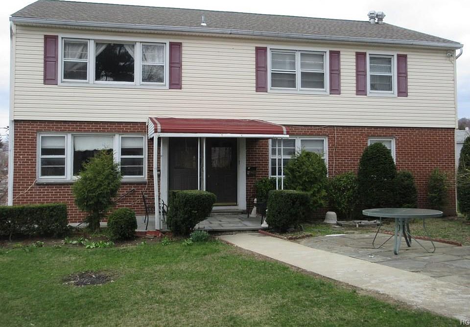 1st image of 202 N Washington St