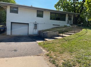 2942 Marion St, Roseville, MN 55113
