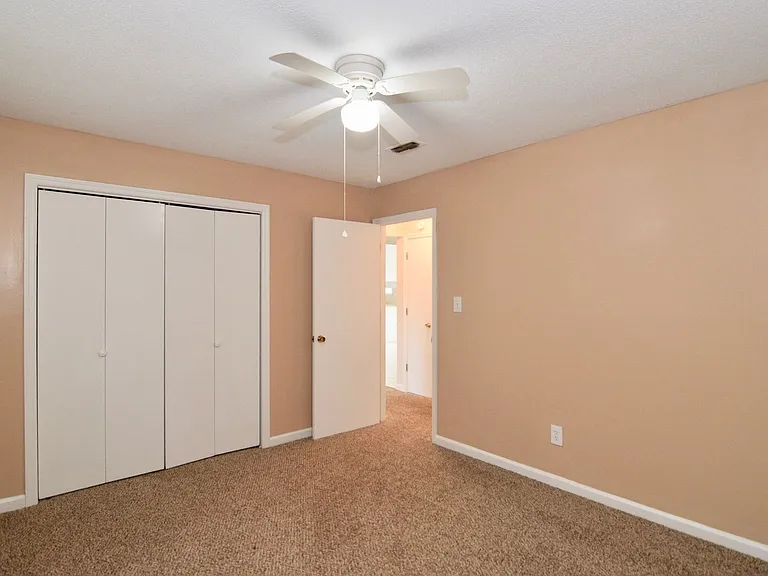 4154 Arlington Rd — Photo 32