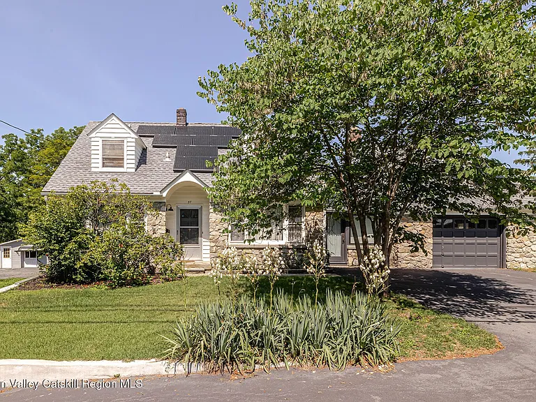 37 Harry Howard Ave — Photo 1