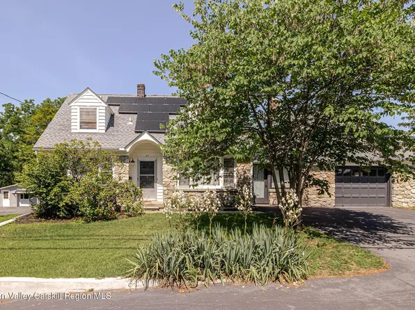 37 Harry Howard Ave, Hudson, NY 12534