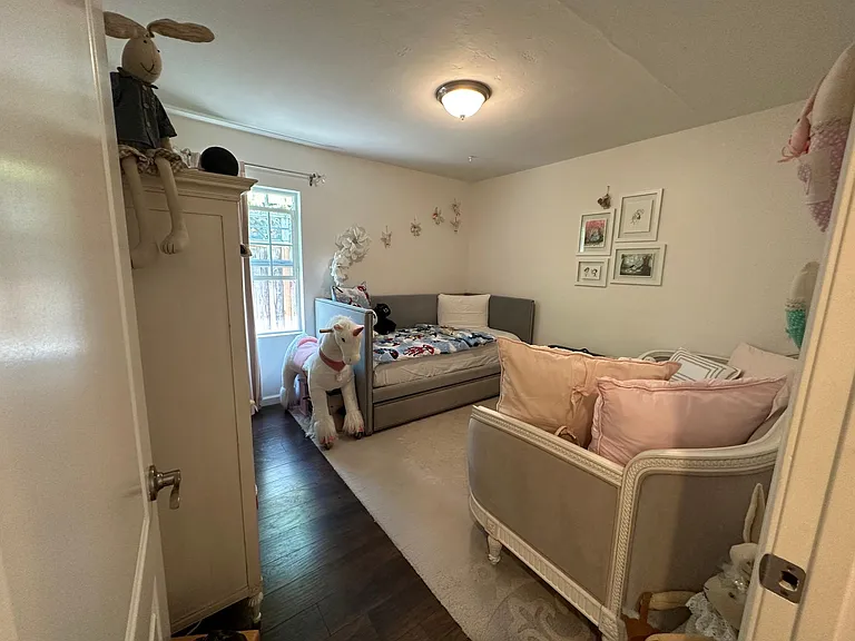 501 Bradley Ave — Photo 16