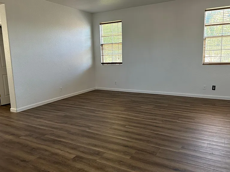2230 Gibralter Ln — Photo 17