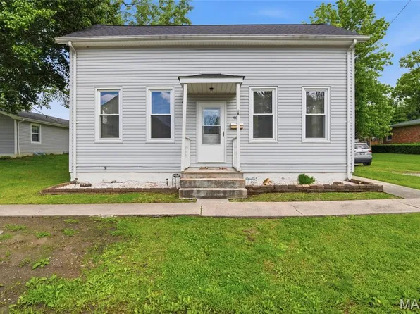 403 S Johnson St, New Athens, IL 62264