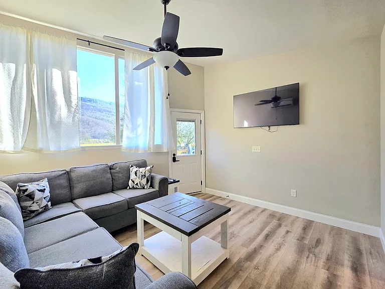 2042 Creek Rd #3 — Photo 3