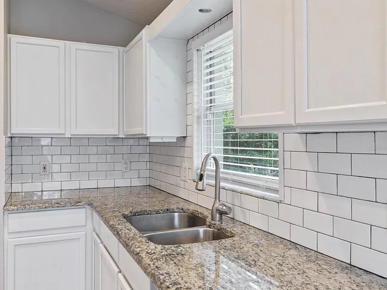 5725 Hawklake Rd — Photo 10