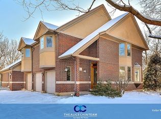 3731 Red Oak Ln, Lisle, IL 60532