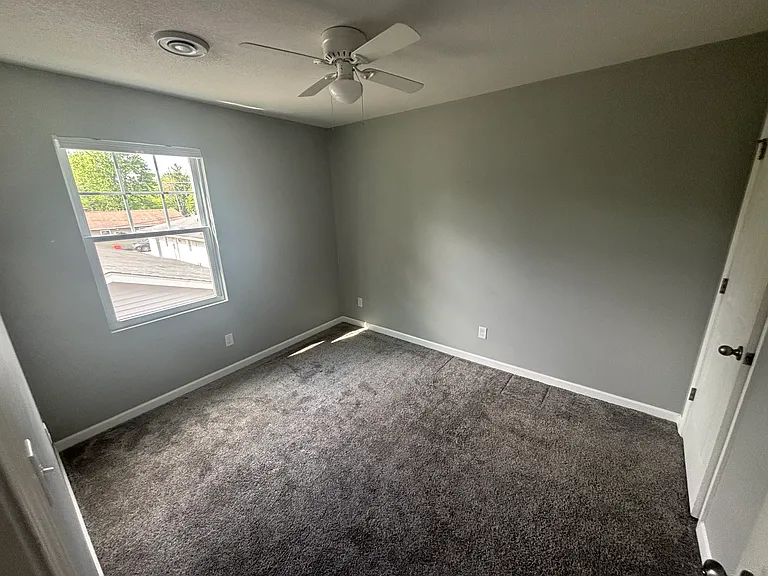 533 Davis St — Photo 11