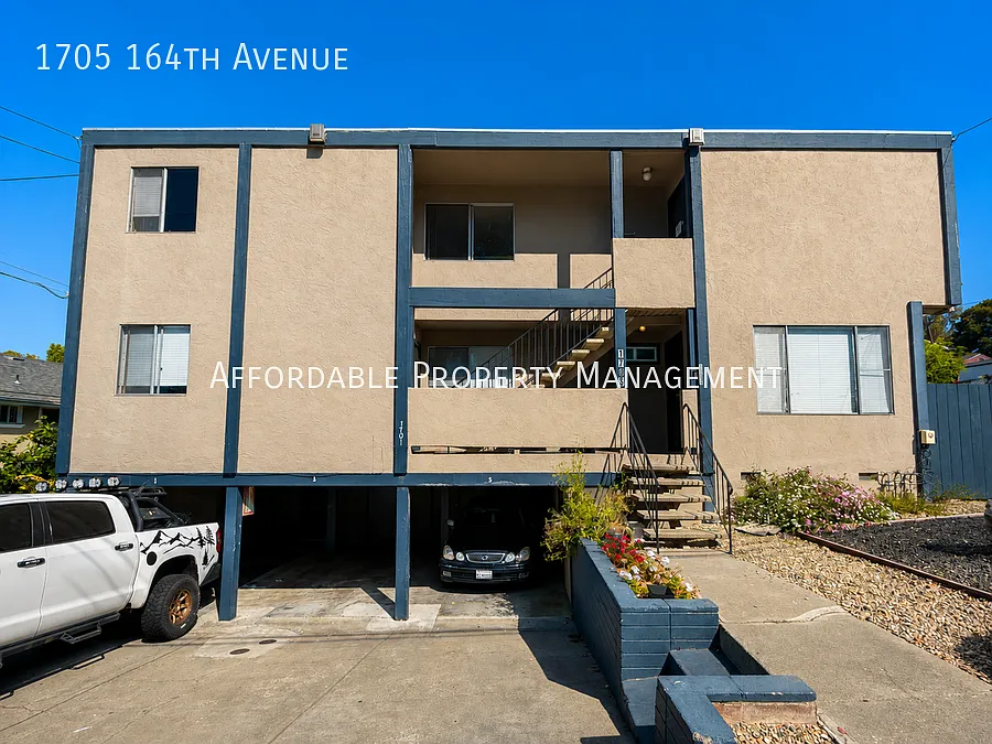 1705 164th Ave