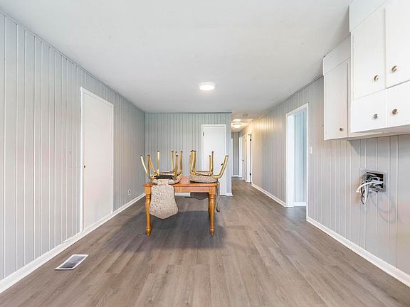5th image of 218 Moore Streetunit #A
