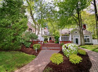 267 Mayfield Dr, Trumbull, CT 06611