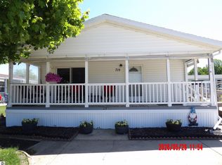 715 Mallard Dr, Cadillac, MI 49601