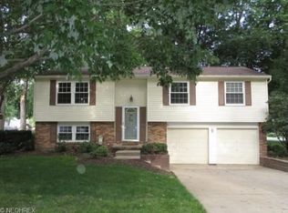 7653 Raglan Dr NE, Warren, OH 44484