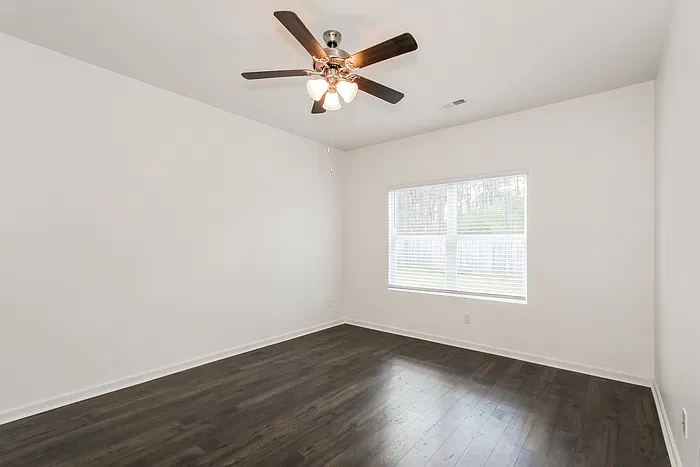 4 bed, 2.0 bath, 1810 sqft, $2,395 — Photo 3