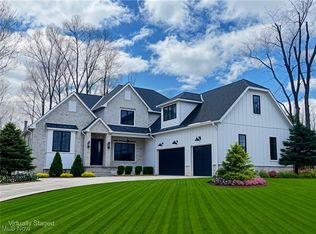 275 Glengarry Dr, Aurora, OH 44202