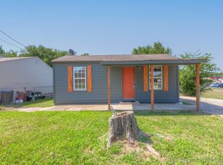 210 E Redwood St, Coweta, OK 74429