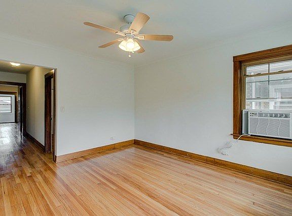 3rd image of 5312 W Wrightwood Ave