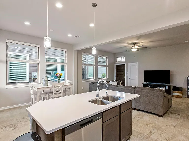 1531 Rustling Creek Dr — Photo 10