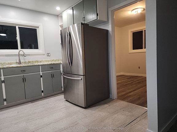 3rd image of 92 Francis St