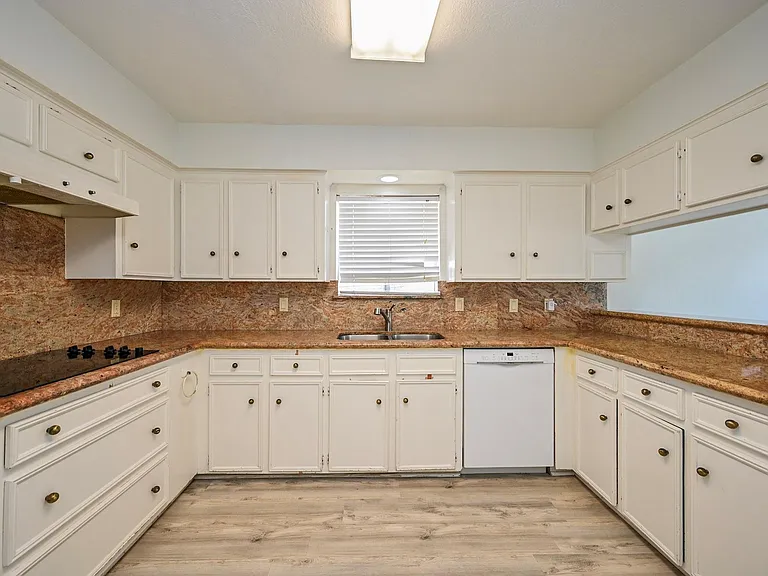 7735 Quail Meadow Dr — Photo 11