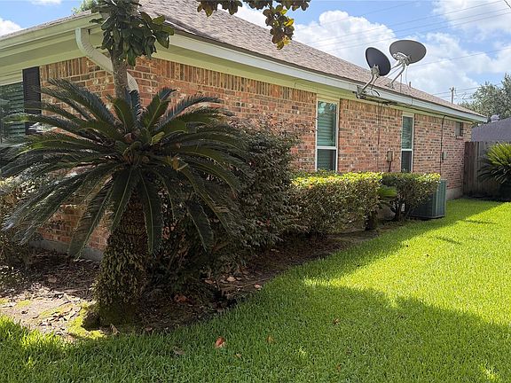 3rd image of 7055 Shanahan Dr